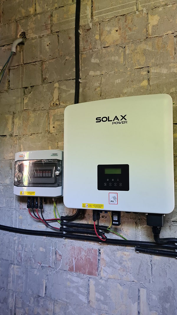 Budapest - napelem inverter