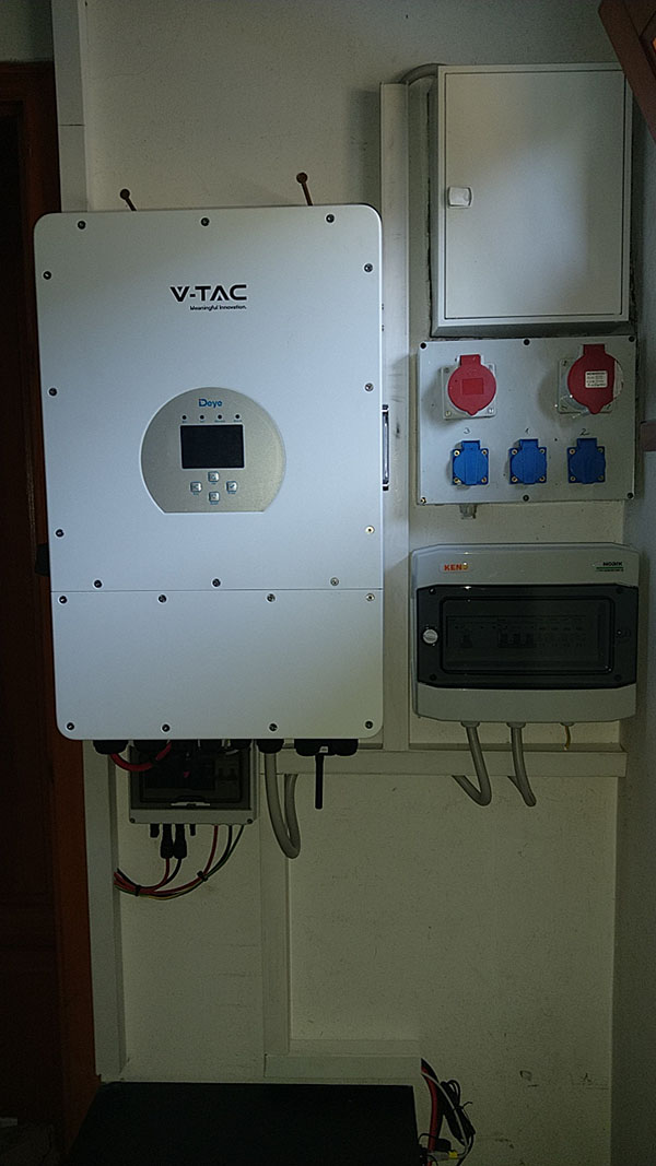 Töltéstava - napelem inverter